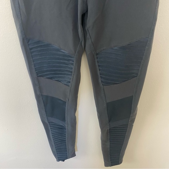 Alo Yoga Mesh Gray Leggings - Picture 5 of 9